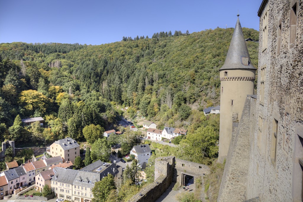 chateau kasteel Bourscheid vianden luxemburg luxembourg burcht ruine slot unesco erfgoed castellum middeleeuwen ardennen karolingische romeinse vesting